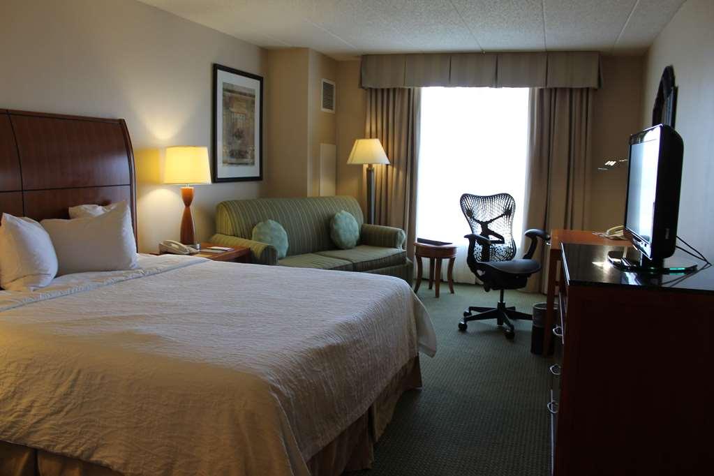 Hilton Garden Inn Addison Room photo