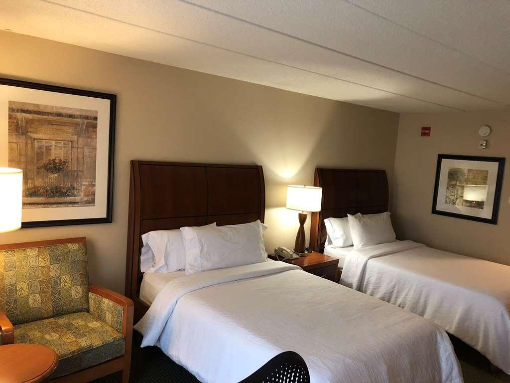 Hilton Garden Inn Addison Room photo