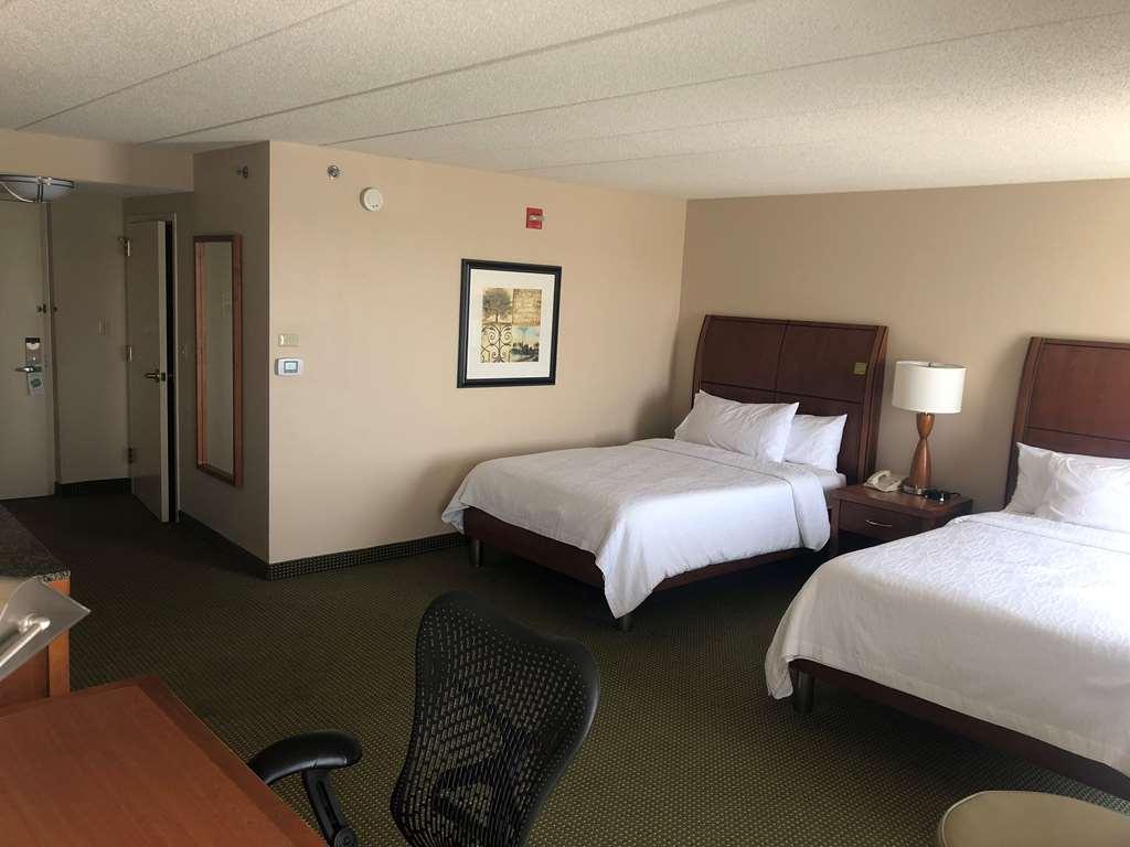 Hilton Garden Inn Addison Room photo